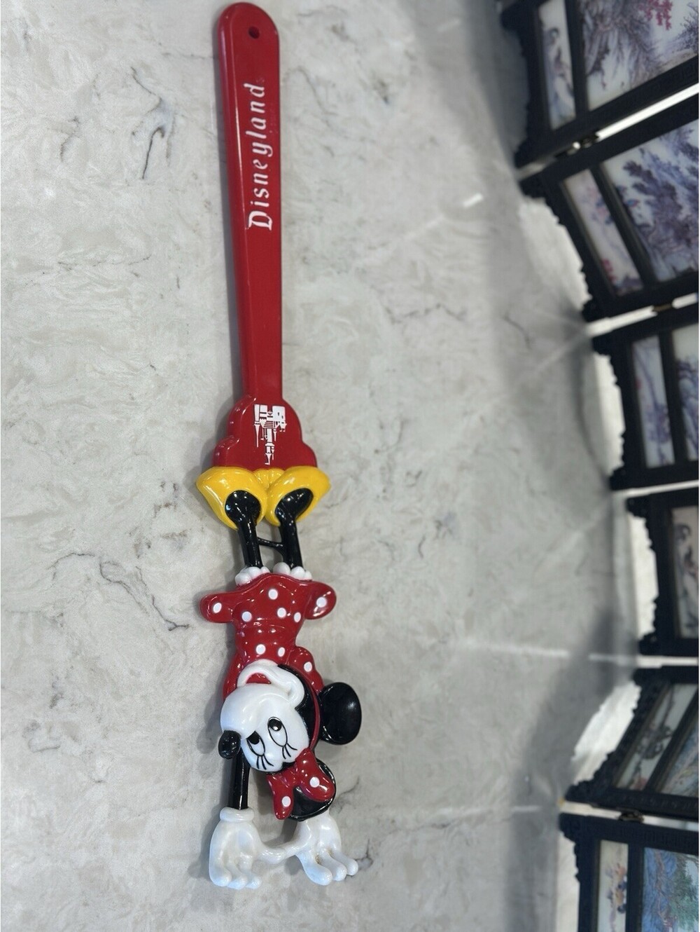Vintage Disneyland Minnie Mouse Plastic Back Scratcher